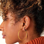 Hoops Medium Thick Oorbellen Goudkleurig