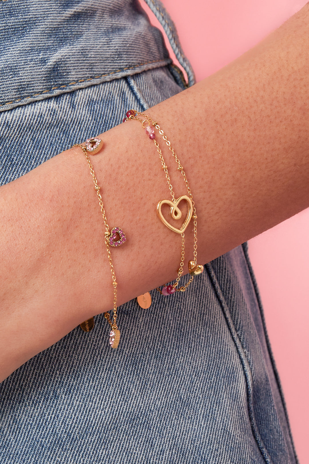 Rosé Heart Armband Goudkleurig zijkant - Mae Lilly