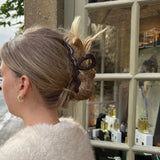 Haarklem Wavy Chocolate detail - Mae Lilly