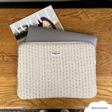 Vanilla Textured Tweed Laptophoes 33.5 cm x 24 cm