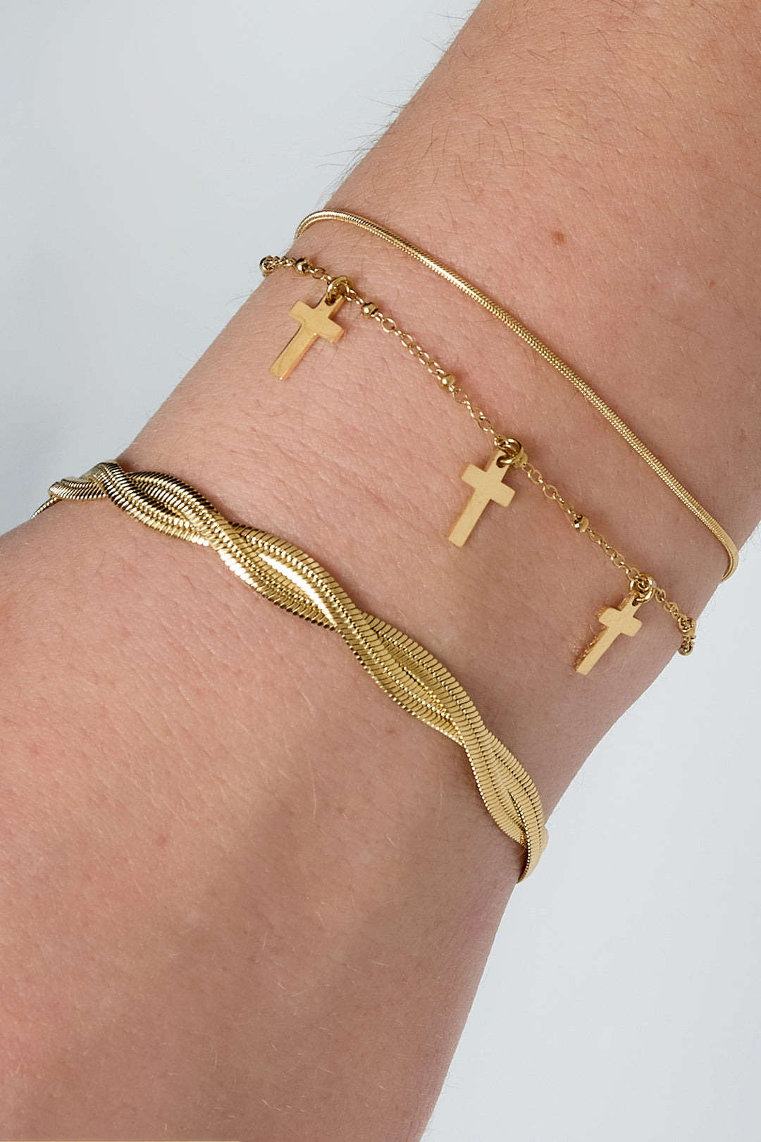 Let's Intertwine Armband Zilverkleurig zijkant - Mae Lilly