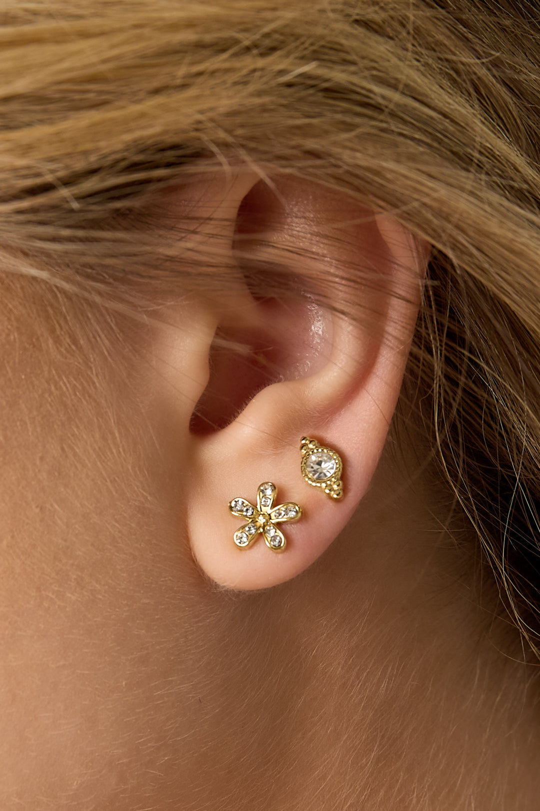 Luna Spark Studs Oorbellen Zilverkleurig detail - Mae Lilly