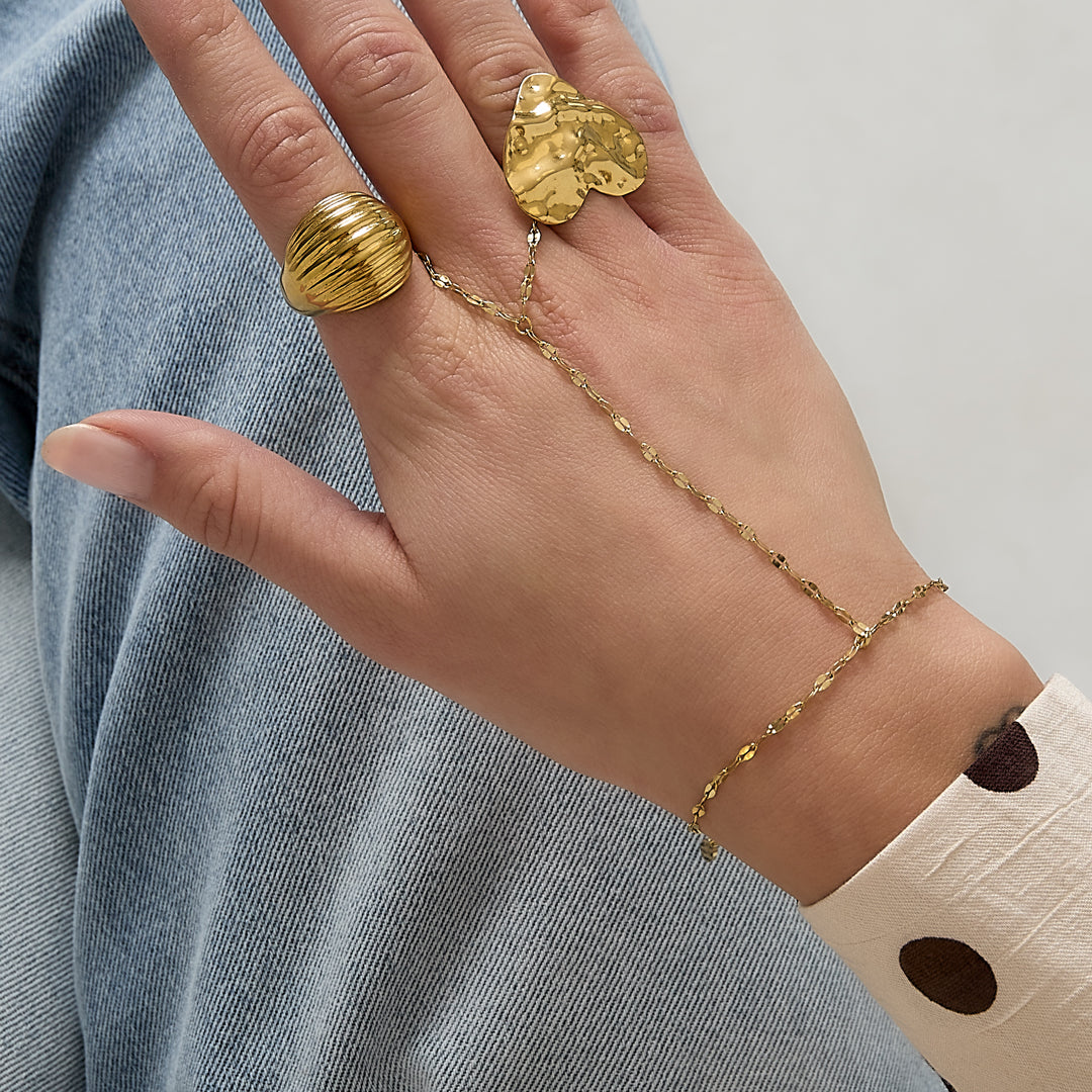 Golden Glow Handchain Goudkleurig zijkant - Mae Lilly