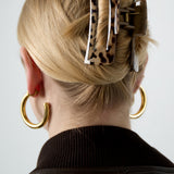 Haarklem Roar Coffee Brown zijkant - Mae Lilly