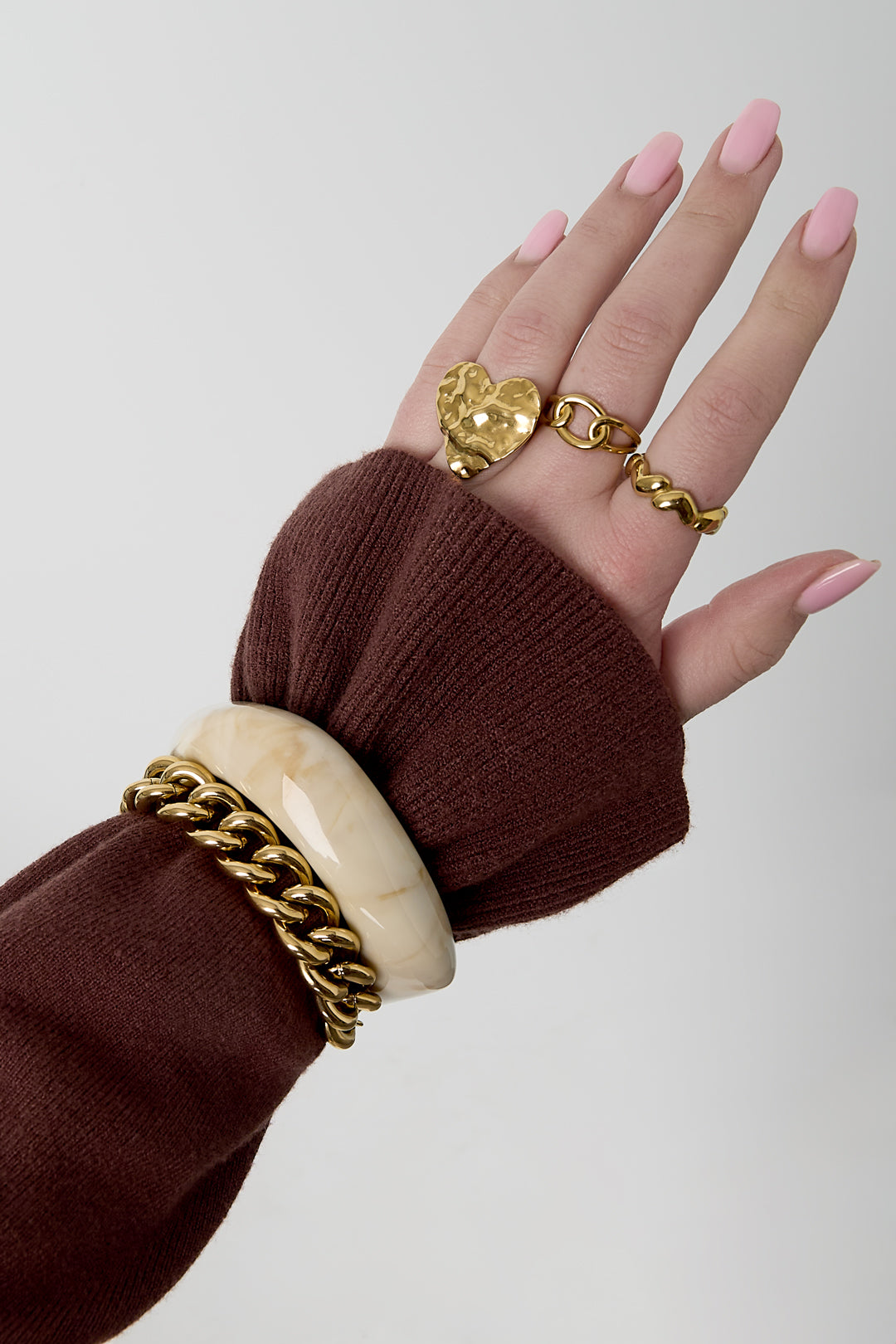 The Bold Edit Armband Zilverkleurig zijkant - Mae Lilly