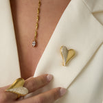 Heart Shaped with Stones Broche Goudkleurig detail - Mae Lilly