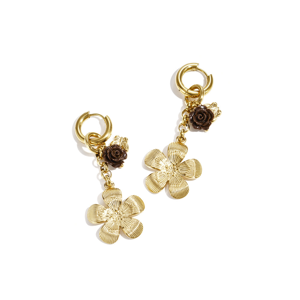 Bloom Drop Oorbellen Brown Goudkleurig voorkant - Mae Lilly