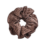 Coffee Brown Leopard XXL Scrunchie voorkant - Mae Lilly