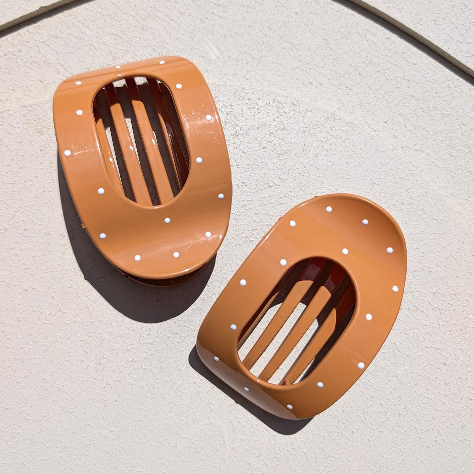 Haarclip Flat Oval Glossy Caramel White Polkadots