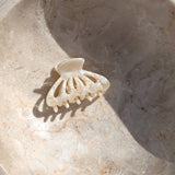 Haarklem Small Milky Pearl
