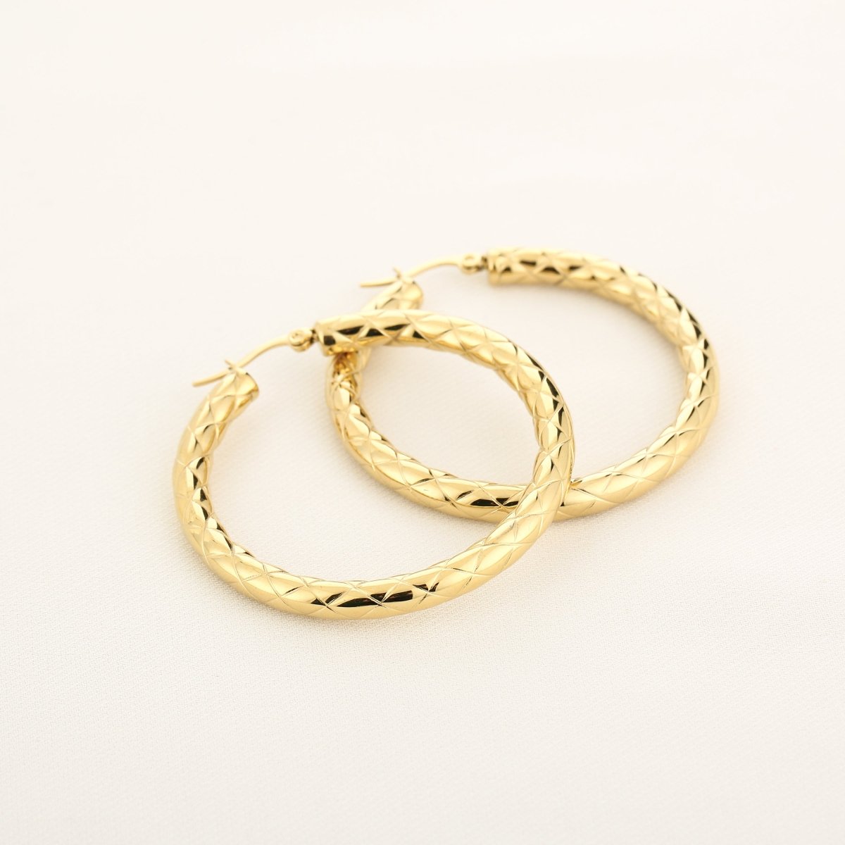 Large Hoop Engraved Oorbellen Goudkleurig