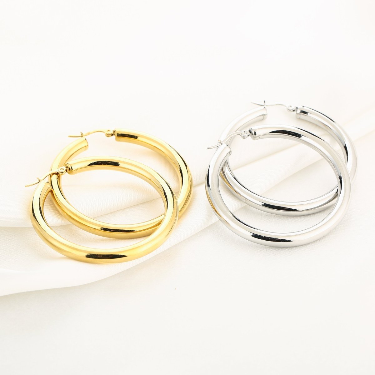 Thick Shiny Hoops Oorbellen Goudkleurig