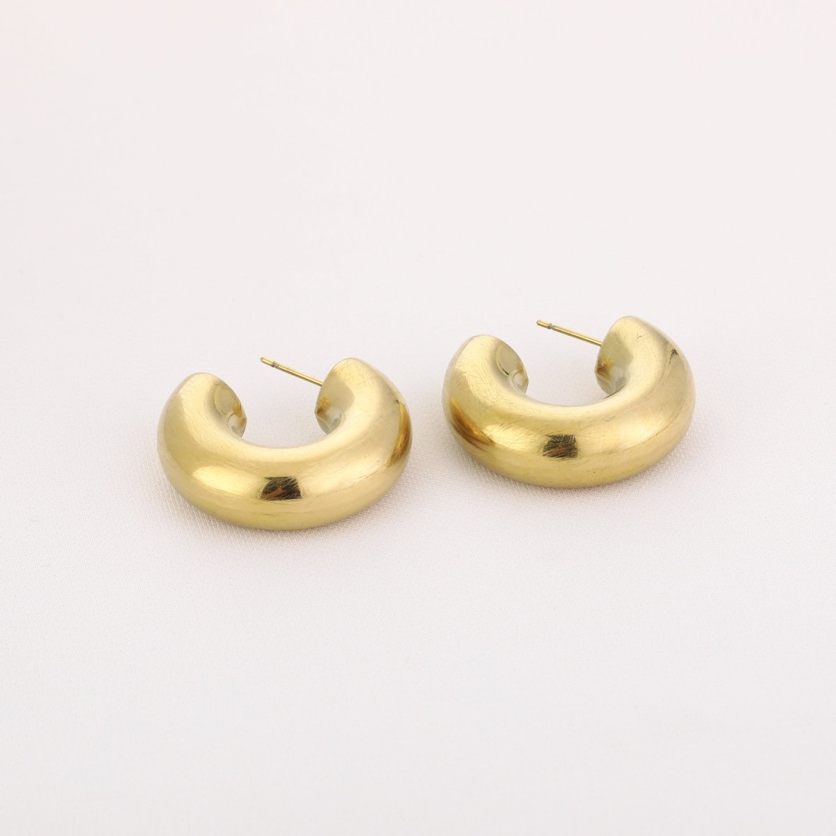 Small Thick Brushed Hoops Oorbellen Goudkleurig
