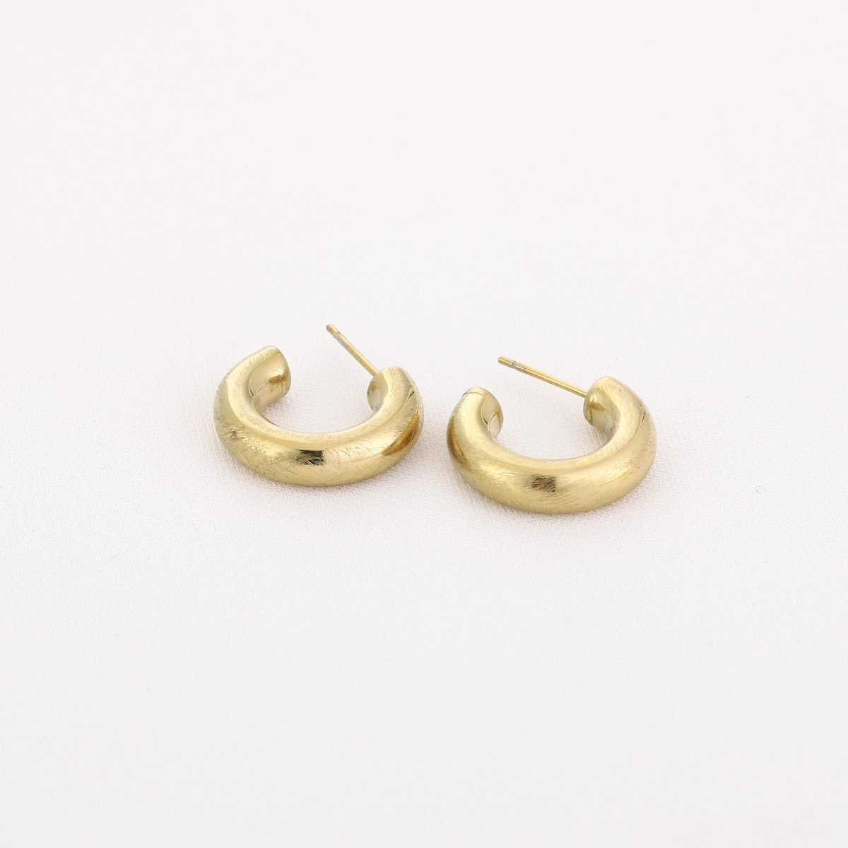 Small Brushed Hoops Oorbellen Goudkleurig