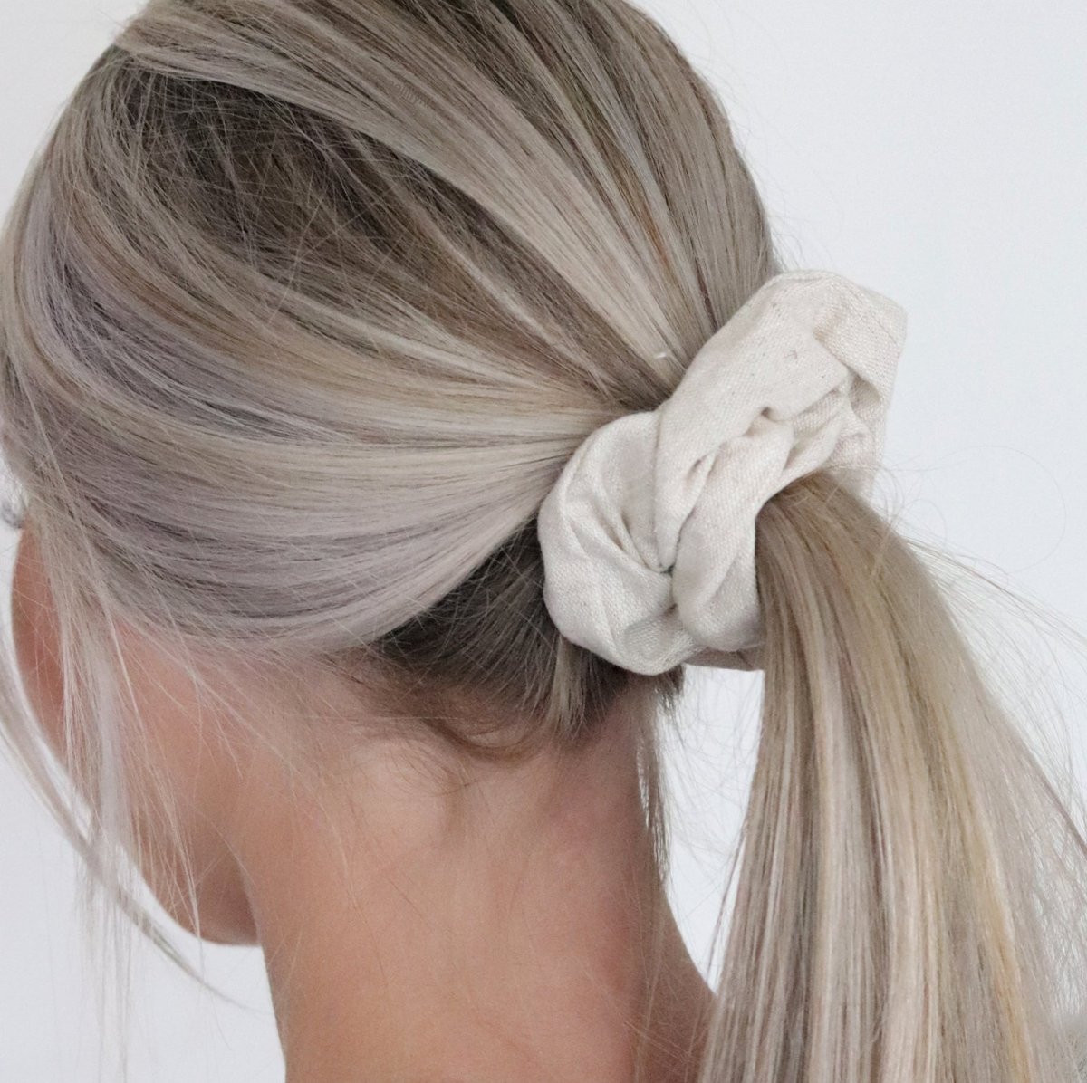 Mae - Lilly Beige Linen Scrunchie