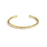 Starlit Cuff Armband Goudkleurig voorkant - Mae Lilly