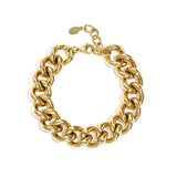 The Bold Edit Armband Goudkleurig voorkant - Mae Lilly