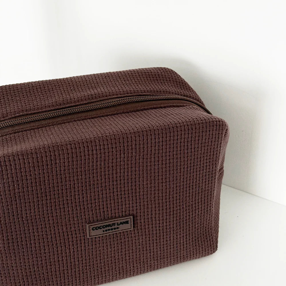 Make-up Tas Waffle Chocolate detail - Mae Lilly
