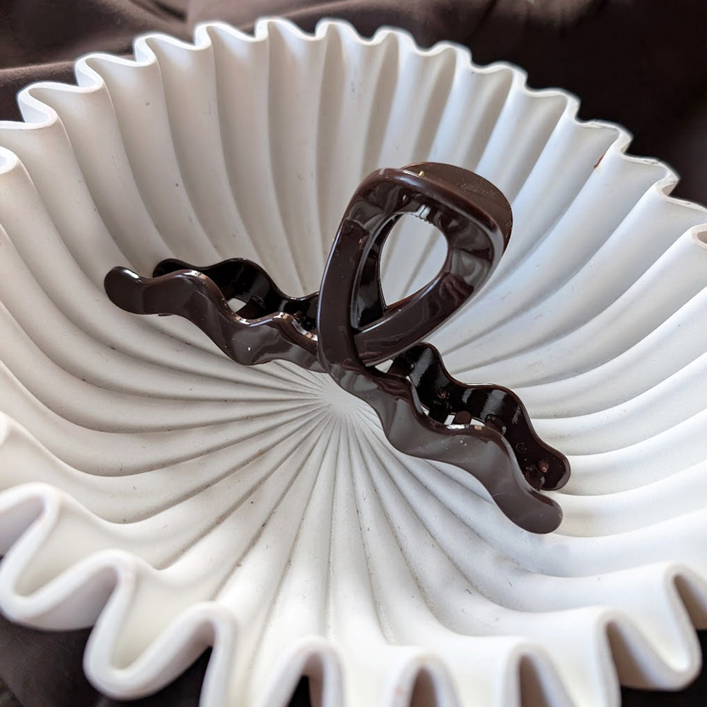 Haarklem Wavy Chocolate zijkant - Mae Lilly