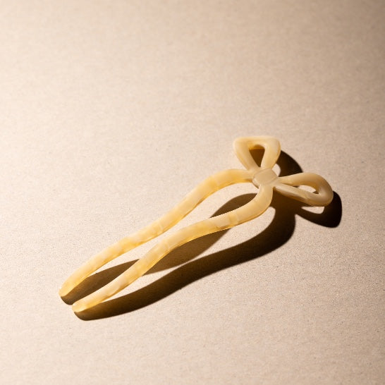 Haarpin Boogs Ivory zijkant - Mae Lilly