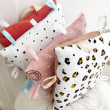 MAE-LILLY Crinkle toy Little Leopard Brown
