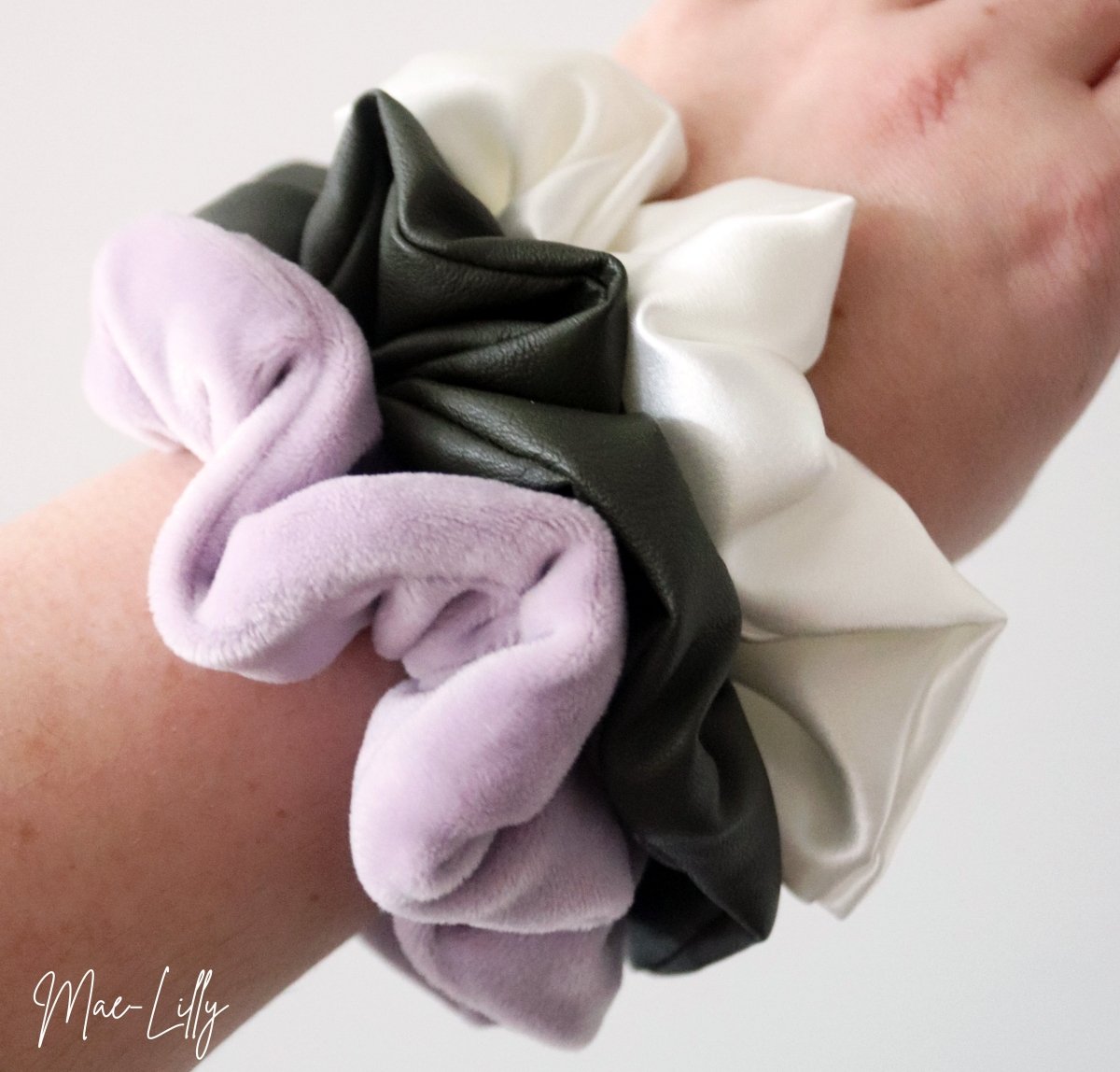 Mae - Lilly Ice Cream(y) Satijnen Scrunchie